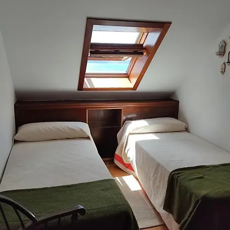 En Sanxenxo. ático Con Vistas Al Mar. Apartamento